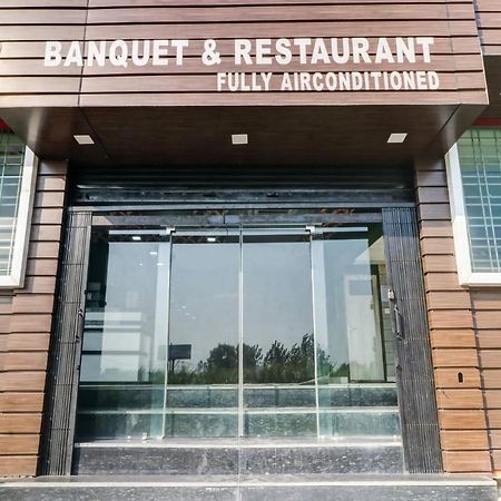 Oyo Flagship 83121 Hotel Rose Vip Saharanpur Bagian luar foto