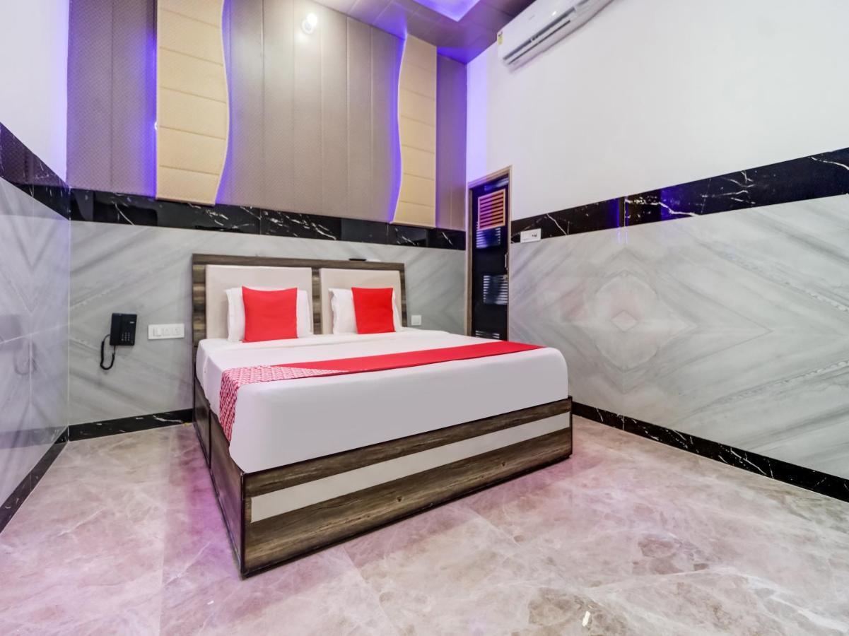 Oyo Flagship 83121 Hotel Rose Vip Saharanpur Bagian luar foto