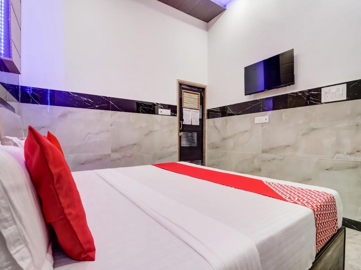 Oyo Flagship 83121 Hotel Rose Vip Saharanpur Bagian luar foto