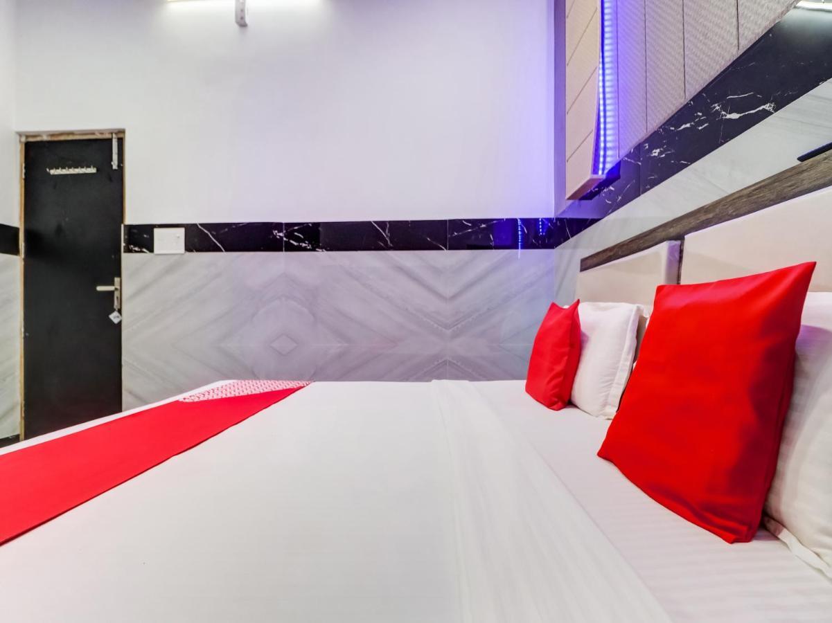 Oyo Flagship 83121 Hotel Rose Vip Saharanpur Bagian luar foto