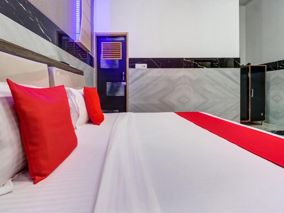 Oyo Flagship 83121 Hotel Rose Vip Saharanpur Bagian luar foto