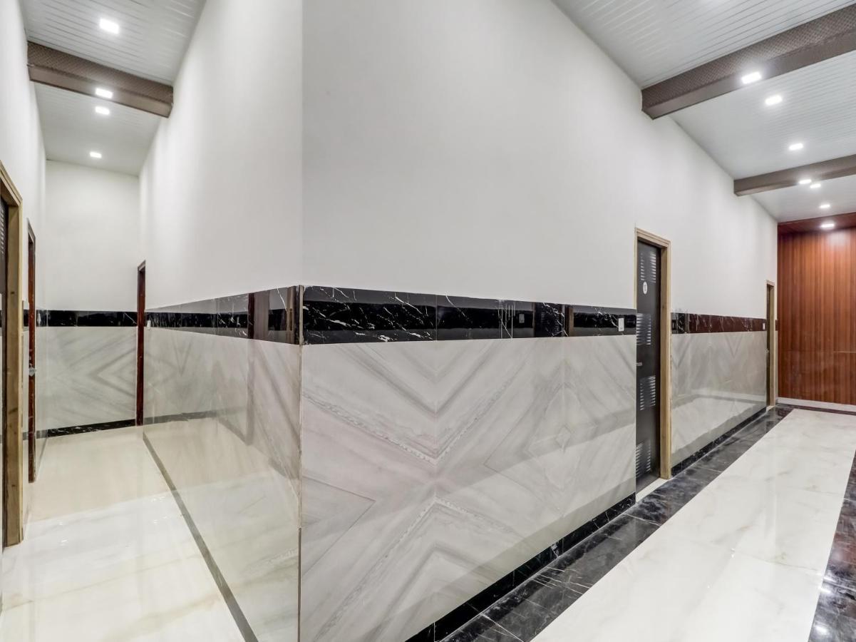Oyo Flagship 83121 Hotel Rose Vip Saharanpur Bagian luar foto