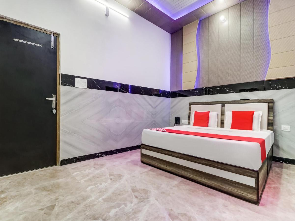 Oyo Flagship 83121 Hotel Rose Vip Saharanpur Bagian luar foto