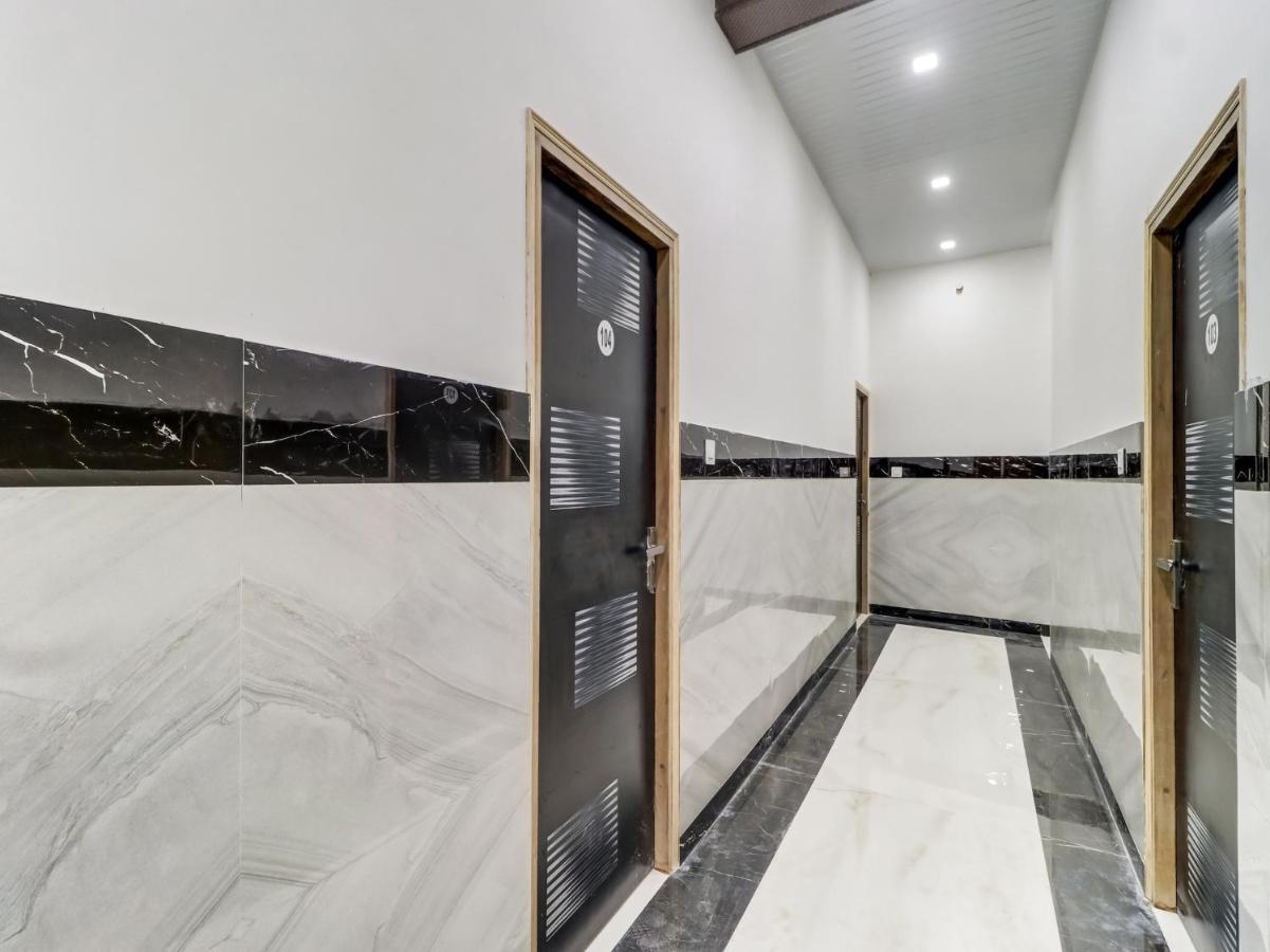 Oyo Flagship 83121 Hotel Rose Vip Saharanpur Bagian luar foto